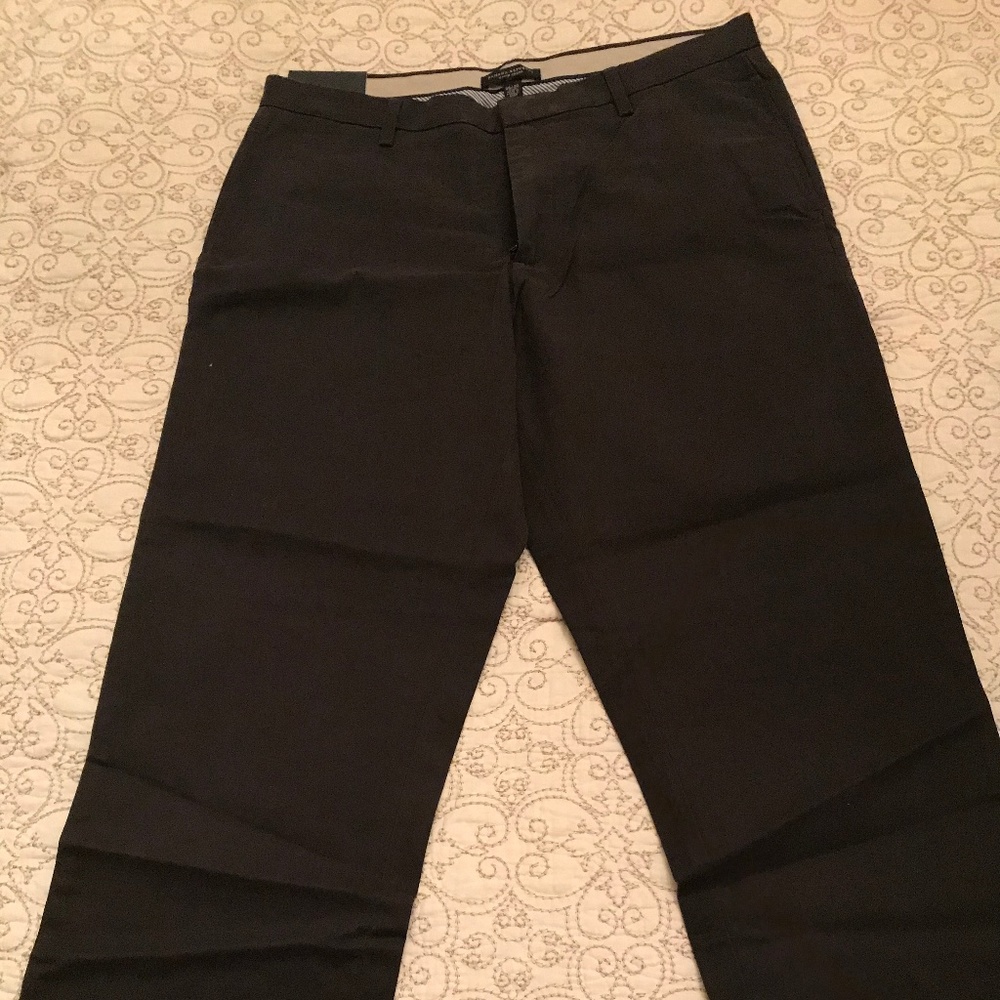 Brown Banana Republic Gavin Chino pant - 35/30 NWT
